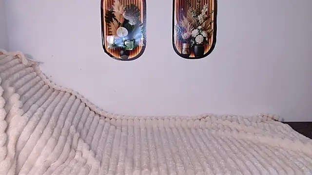 bellaa love  online show from April 3, 2026, 12:08 am