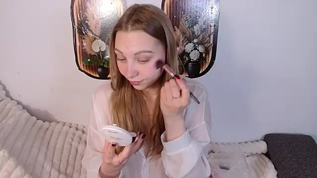 bellaa love  online show from May 12, 2026, 12:41 am