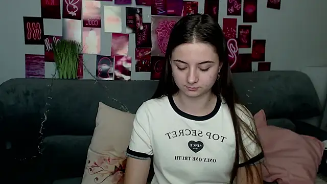 MilanaRoza online show from September 13, 2025, 4:51 pm