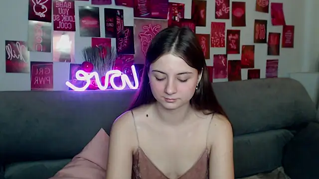 MilanaRoza online show from November 15, 2025, 6:00 am