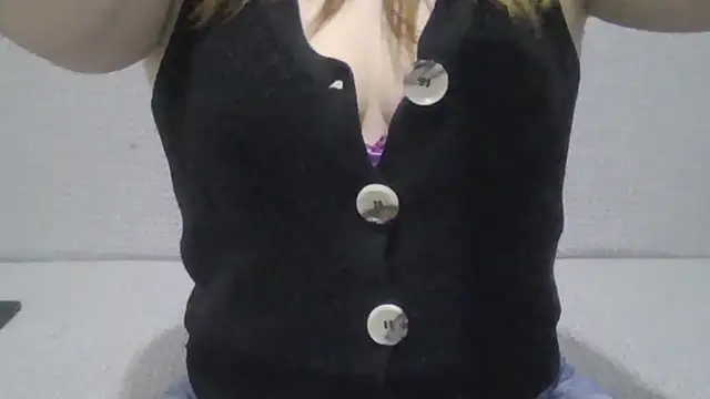 simay1111 online show from February 24, 2025, 5:31 pm