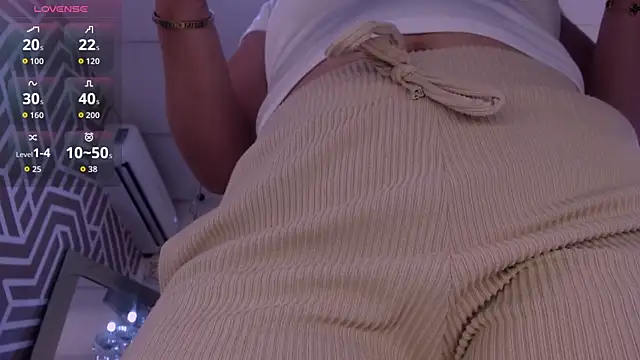 SashaDurante online show from April 16, 2026, 12:28 pm