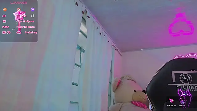 Snapshot of Laylafoxy_tay chatting on February 5, 2026, 11:48 am Laylafoxy tay online show from February 5, 2026, 11:48 am