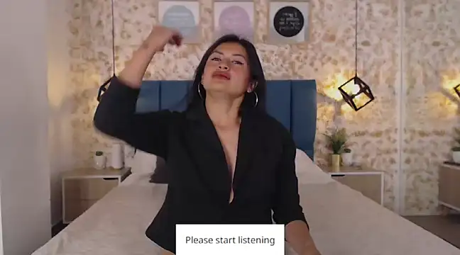 Snapshot of July_gh chatting on December 9, 2024, 8:33 pm July gh online show from December 9, 2024, 8:33 pm