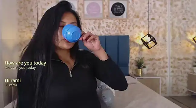 Snapshot of July_gh chatting on December 14, 2024, 11:23 pm July gh online show from December 14, 2024, 11:23 pm