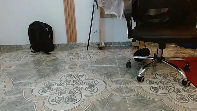 Reiko 85  online show from October 8, 2025, 2:47 pm