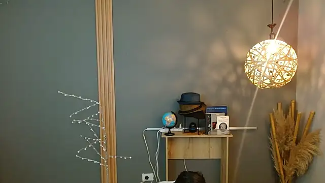 Reiko 85  online show from February 13, 2026, 2:35 pm