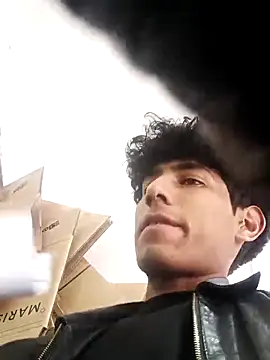 alexander32r online show from September 18, 2025, 4:09 pm