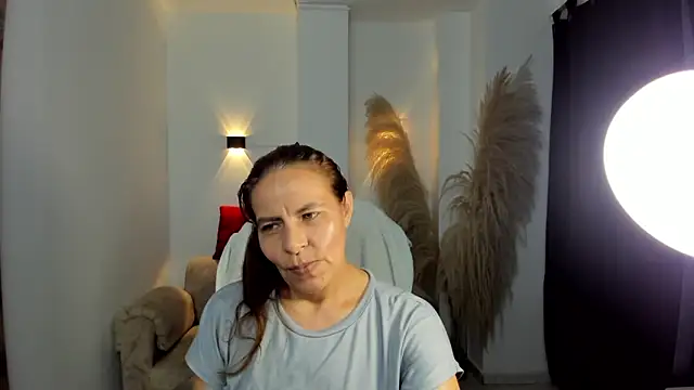 Milf karlye online show from February 4, 2026, 1:44 am