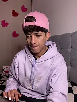 Snapshot of teobowny_ chatting on February 5, 2025, 4:58 pm teobowny online show from February 5, 2025, 4:58 pm