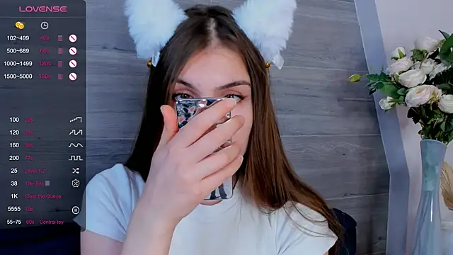 MariamBluitt online show from December 10, 2024, 2:27 am