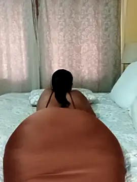 Snapshot of Luciouslips00 chatting on November 21, 2025, 1:54 pm Luciouslips00 online show from November 21, 2025, 1:54 pm