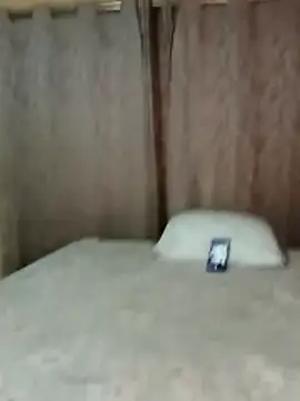 Snapshot of Luciouslips00 chatting on December 1, 2025, 6:35 pm Luciouslips00 online show from December 1, 2025, 6:35 pm