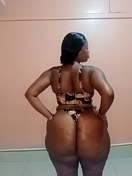 Snapshot of Luciouslips00 chatting on March 1, 2026, 8:38 am Luciouslips00 online show from March 1, 2026, 8:38 am