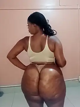 Snapshot of Luciouslips00 chatting on March 21, 2026, 10:35 pm Luciouslips00 online show from March 21, 2026, 10:35 pm