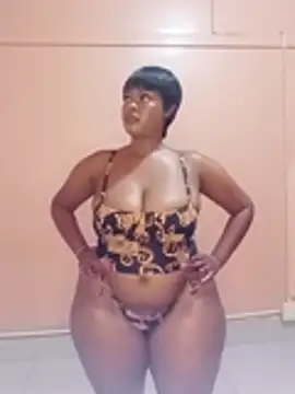 Luciouslips00 online show from May 21, 2026, 2:02 pm