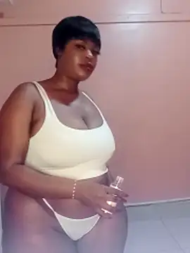 Luciouslips00 online show from May 28, 2026, 6:27 pm