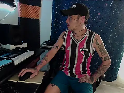 Snapshot of patrik_tattoo_ chatting on January 30, 2025, 10:19 pm patrik tattoo online show from January 30, 2025, 10:19 pm