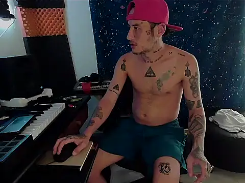 Snapshot of patrik_tattoo_ chatting on February 15, 2025, 9:26 pm patrik tattoo online show from February 15, 2025, 9:26 pm