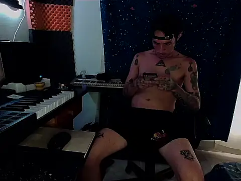 Snapshot of patrik_tattoo_ chatting on March 5, 2025, 12:22 pm patrik tattoo online show from March 5, 2025, 12:22 pm