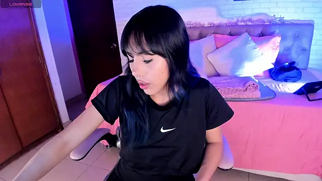 Kitty Pam online show from November 13, 2025, 7:24 pm