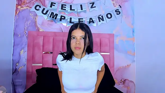 LizzMartin online show from January 30, 2025, 6:43 pm