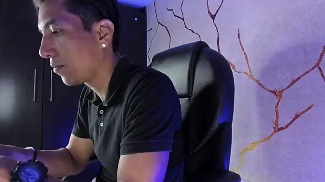 EdwardVlad online show from December 4, 2024, 10:30 pm