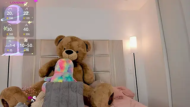 Snapshot of saraamiller_ chatting on March 8, 2025, 1:50 am saraamiller online show from March 8, 2025, 1:50 am