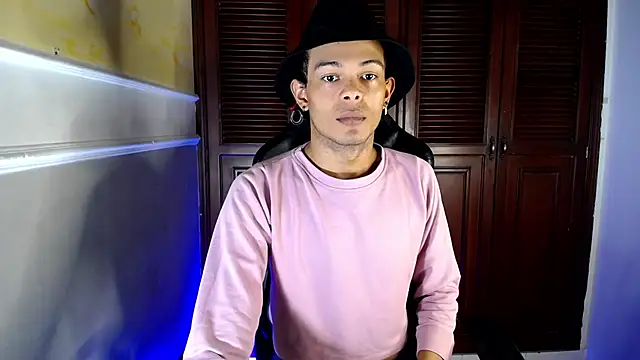 Snapshot of rose_Skinny_ chatting on October 8, 2025, 7:11 pm rose Skinny  online show from October 8, 2025, 7:11 pm