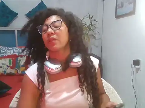 Snapshot of bellacrespalatina chatting on January 16, 2026, 5:06 pm bellacrespalatina online show from January 16, 2026, 5:06 pm