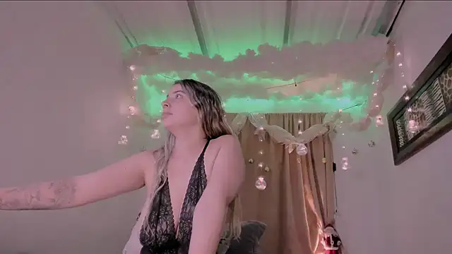 Lauu G online show from December 17, 2024, 3:39 am