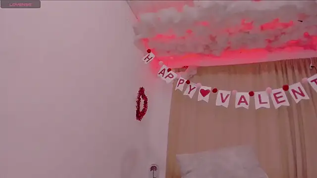 Lauu G online show from February 15, 2025, 5:41 am