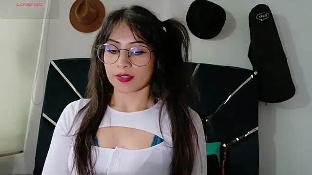 Snapshot of Jade_Zephyra chatting on January 31, 2026, 7:23 pm Jade Zephyra online show from January 31, 2026, 7:23 pm