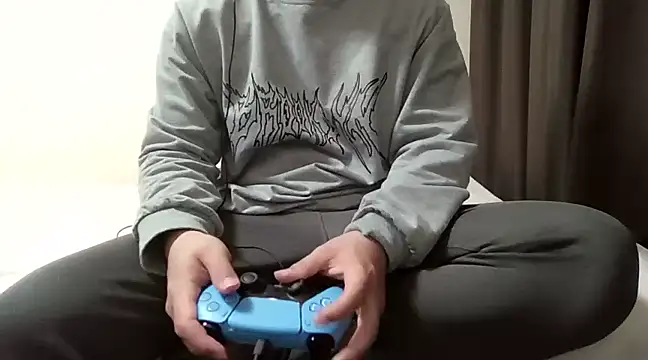 Snapshot of YU-KI00 chatting on March 12, 2025, 4:51 am YU-KI00 online show from March 12, 2025, 4:51 am