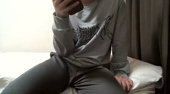 Snapshot of YU-KI00 chatting on March 12, 2025, 1:08 pm YU-KI00 online show from March 12, 2025, 1:08 pm