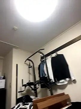 Snapshot of YU-KI00 chatting on November 8, 2025, 10:37 am YU-KI00 online show from November 8, 2025, 10:37 am