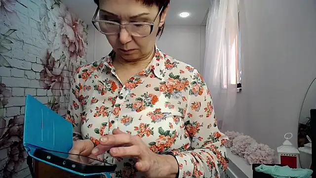 Cutie Asya online show from April 13, 2026, 4:29 am