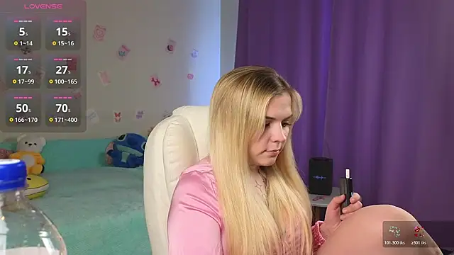 Kate Legend online show from April 8, 2026, 3:28 am