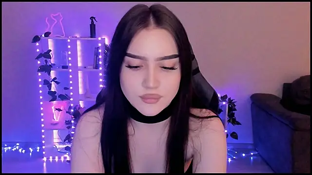 Melanie N online show from December 6, 2024, 2:28 pm