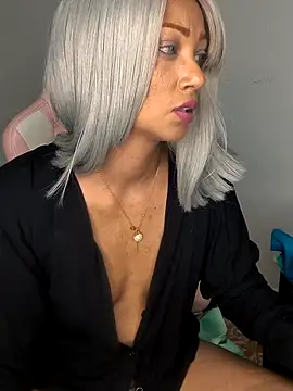 Snapshot of Amaliu_ chatting on May 8, 2026, 6:35 pm Amaliu online show from May 8, 2026, 6:35 pm