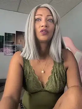 Snapshot of Amaliu_ chatting on May 19, 2026, 3:07 pm Amaliu online show from May 19, 2026, 3:07 pm