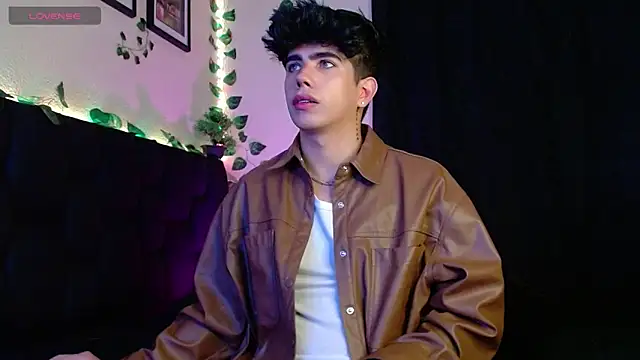 LyleBennett  online show from January 27, 2025, 11:11 am