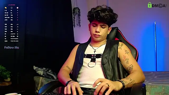 LyleBennett  online show from November 5, 2025, 11:54 am