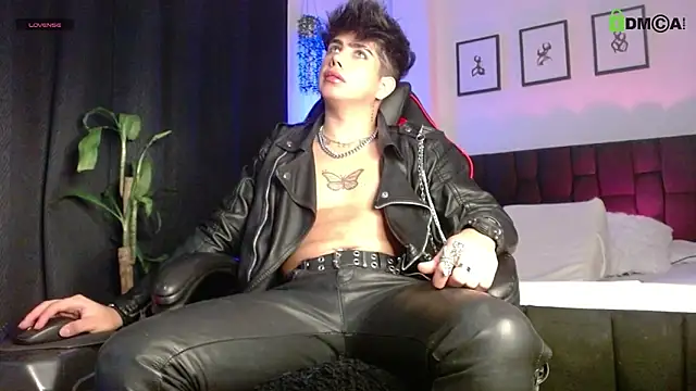 Snapshot of LyleBennett_ chatting on March 18, 2026, 1:58 pm LyleBennett online show from March 18, 2026, 1:58 pm