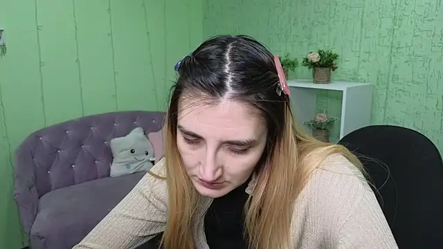 Nika Kitten online show from December 18, 2025, 10:43 am