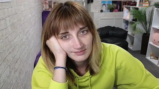 Nika Kitten online show from April 8, 2026, 10:04 am