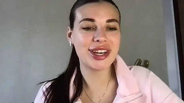 MoonriseGoddess online show from April 12, 2026, 9:47 am