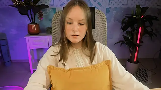 VivienLeeigh online show from January 8, 2025, 1:20 pm