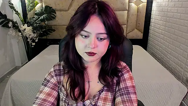 Snapshot of crimson_tati_ chatting on April 30, 2026, 5:14 am crimson tati online show from April 30, 2026, 5:14 am