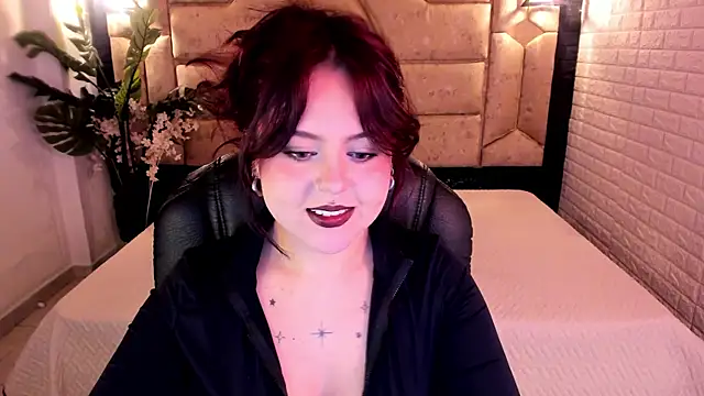 Snapshot of crimson_tati_ chatting on May 8, 2026, 5:13 am crimson tati online show from May 8, 2026, 5:13 am